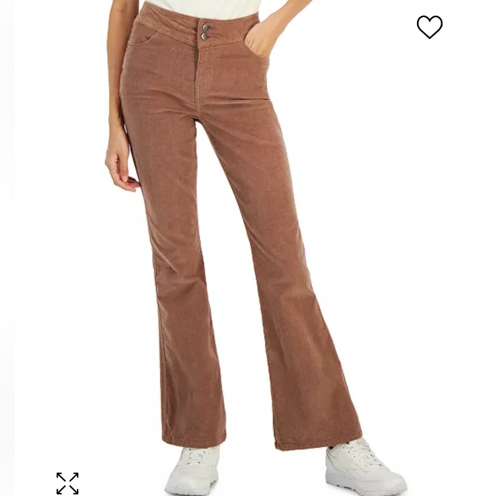 NWT CELEBRITY PINK
Juniors' High-Rise Curvy-Fit Flare-Leg Corduroy Pants
